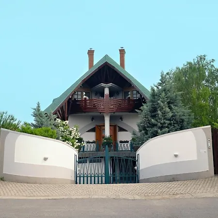 Holiday home Luxusvilla Balatonszarszo Balatonszarszo