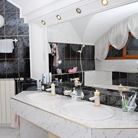 Semesterbostad Luxusvilla Balatonszarszo Balatonszarszo